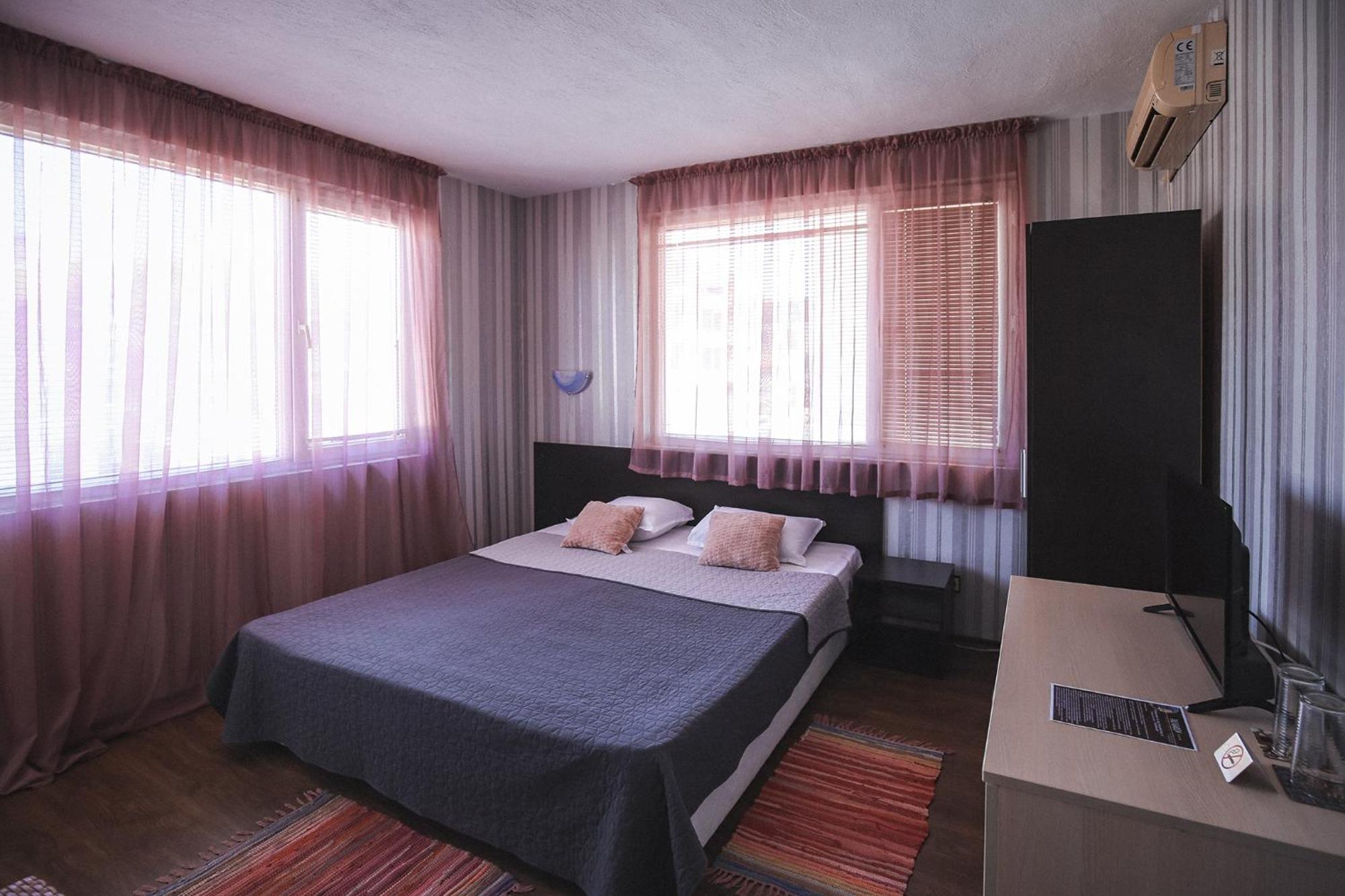 Guest House Taligarov Pomorie Eksteriør bilde